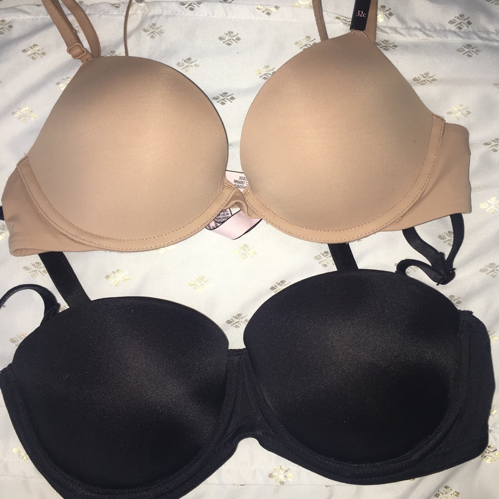 2 Victoria’s Secret 32C push up bras